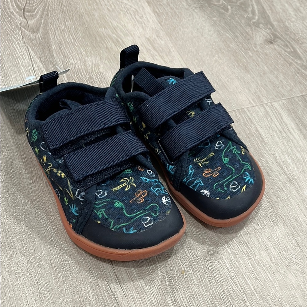 Wide water shoes - Dino print